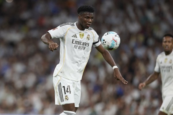 马卡：皇马中场琼阿梅尼左腿半腱肌受伤，预测将缺席三周期间